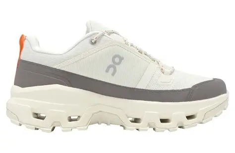 ON Cloudrock W Low WP Ivory/Ivory